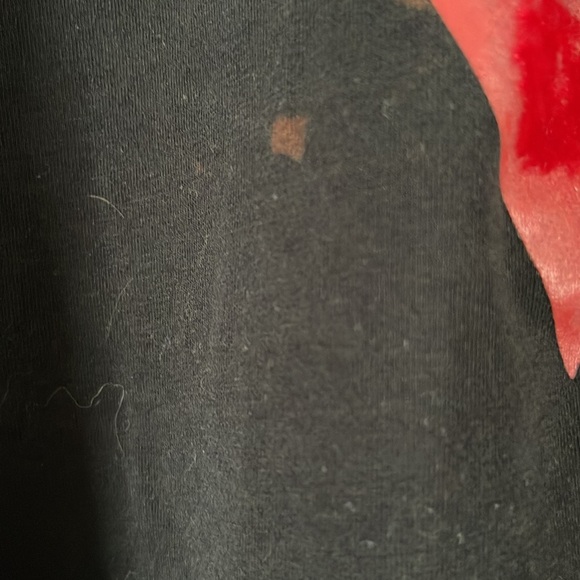 Guess T-shirt Size M❤️‍🔥❤️‍🔥 - Picture 3 of 5